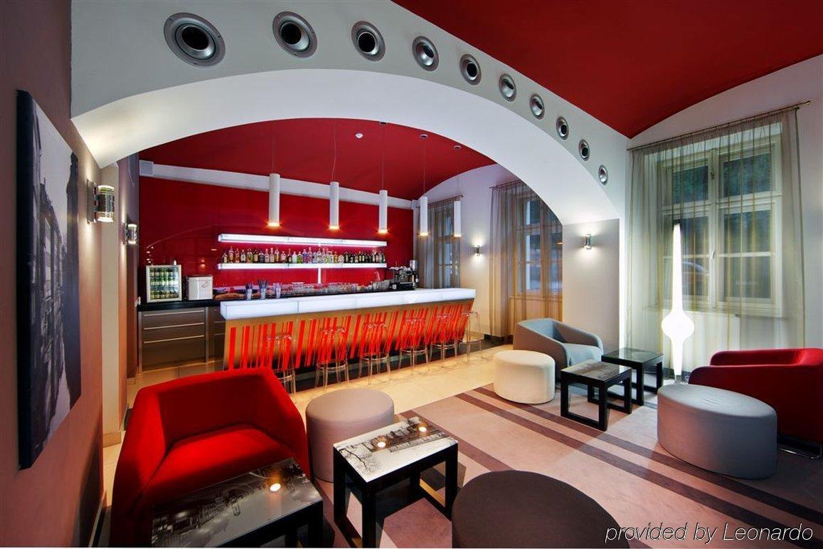 Red & Blue Design Hotel Prague Restaurant photo
