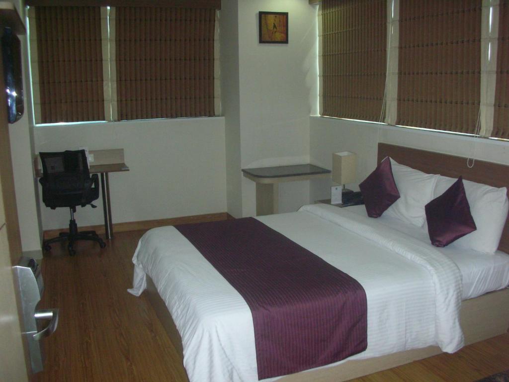 Hyphen Noida Hotel Room photo