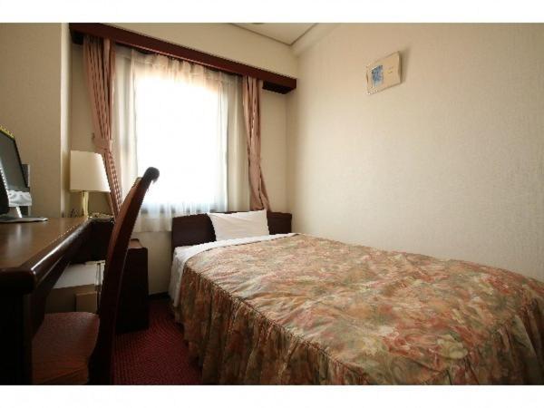 Seven Seven Takaoka Hotel Room photo