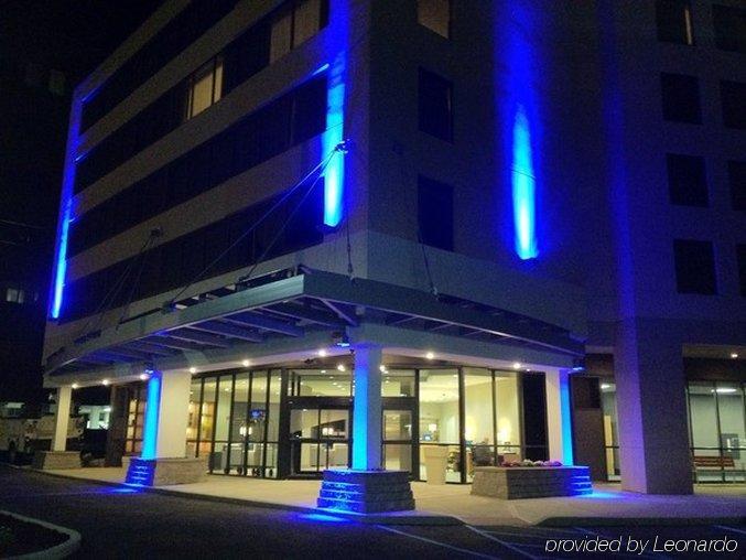 Holiday Inn Express Stamford, An Ihg Hotel Exterior photo