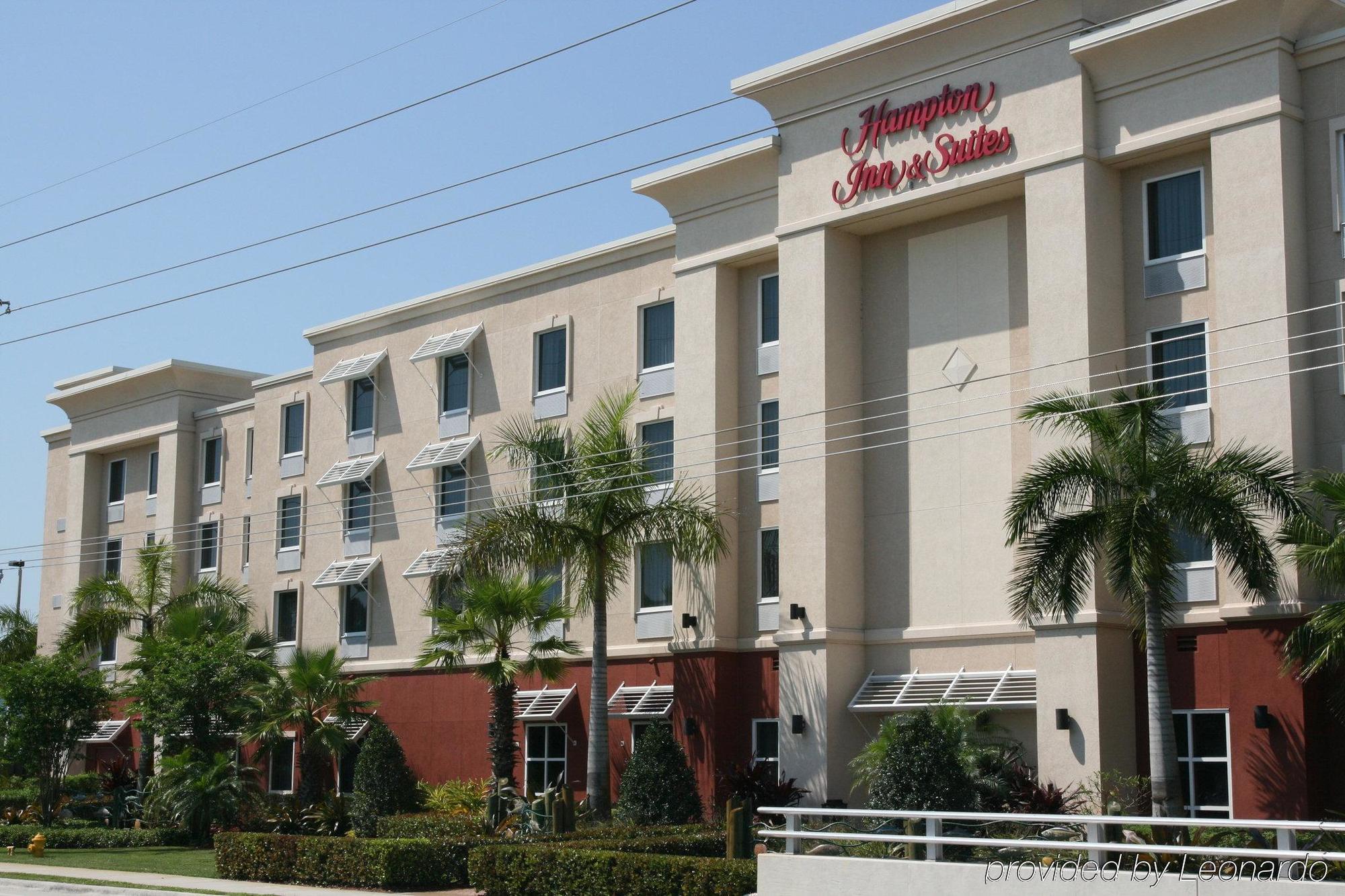 Hampton Inn & Suites Stuart-North Exterior photo