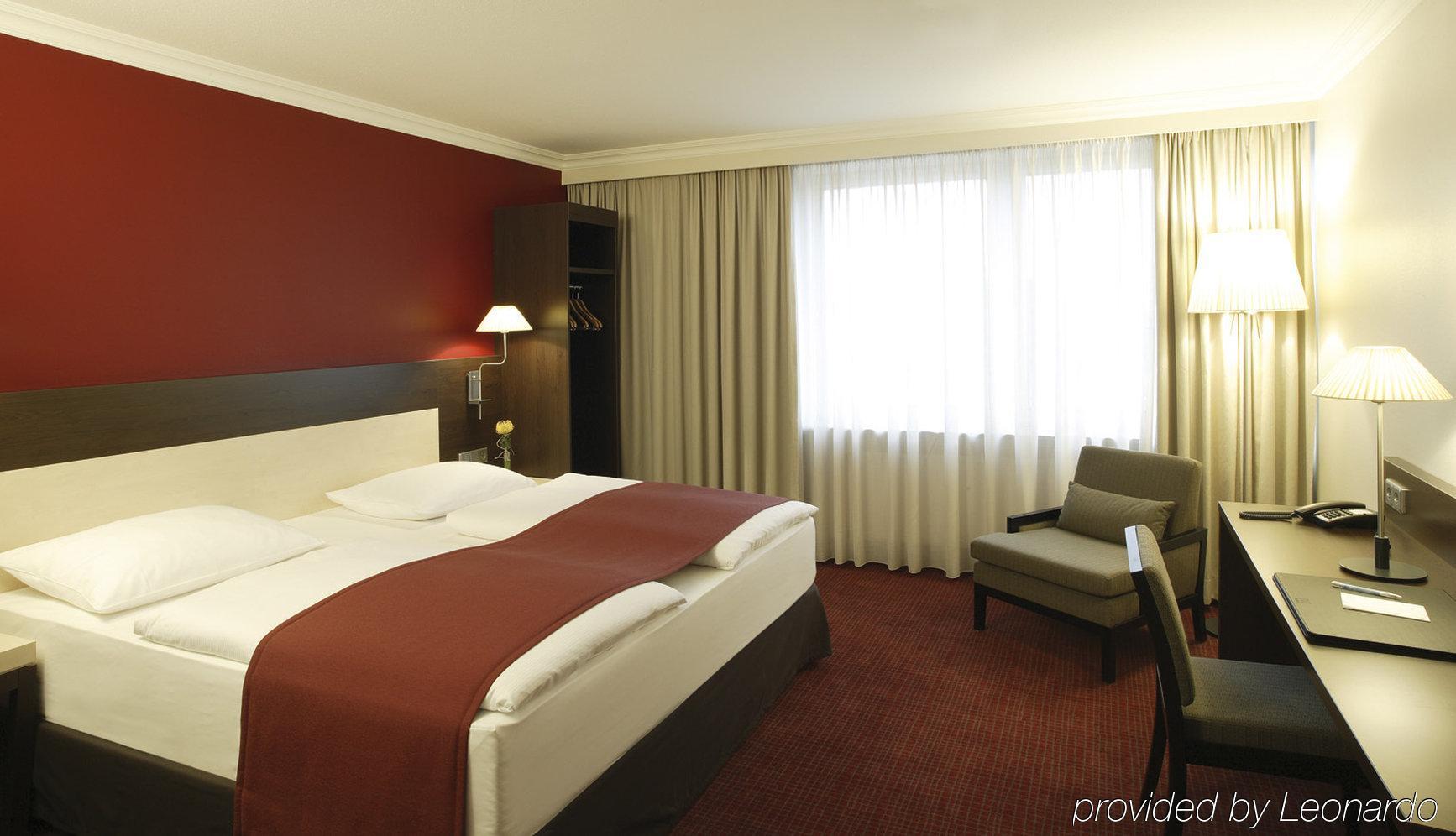 Nh Hamburg Mitte Hotel Room photo