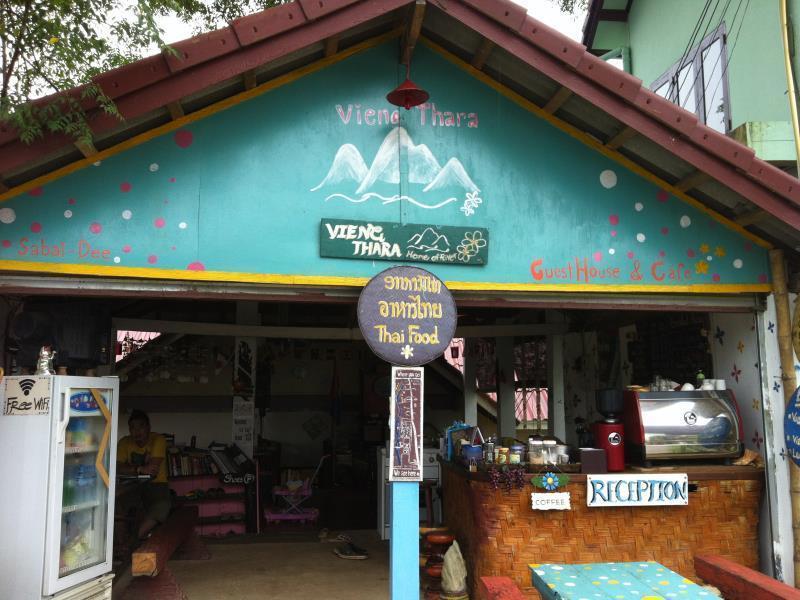 Vieng Thara Guesthouse And Cafe Vang Vieng Exterior photo