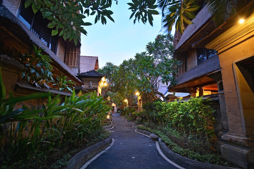 Puri Dewa Bharata Hotel & Villas Legian  Exterior photo