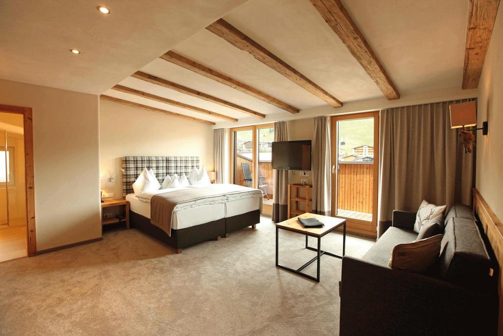 Hotel Theodul Lech am Arlberg Room photo