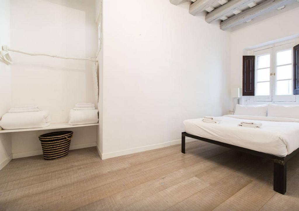 No 5 - The Streets Apartments Barcelona Room photo