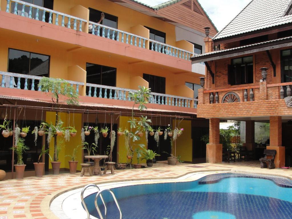 Baan Kasemsuk Guesthouse Patong Exterior photo