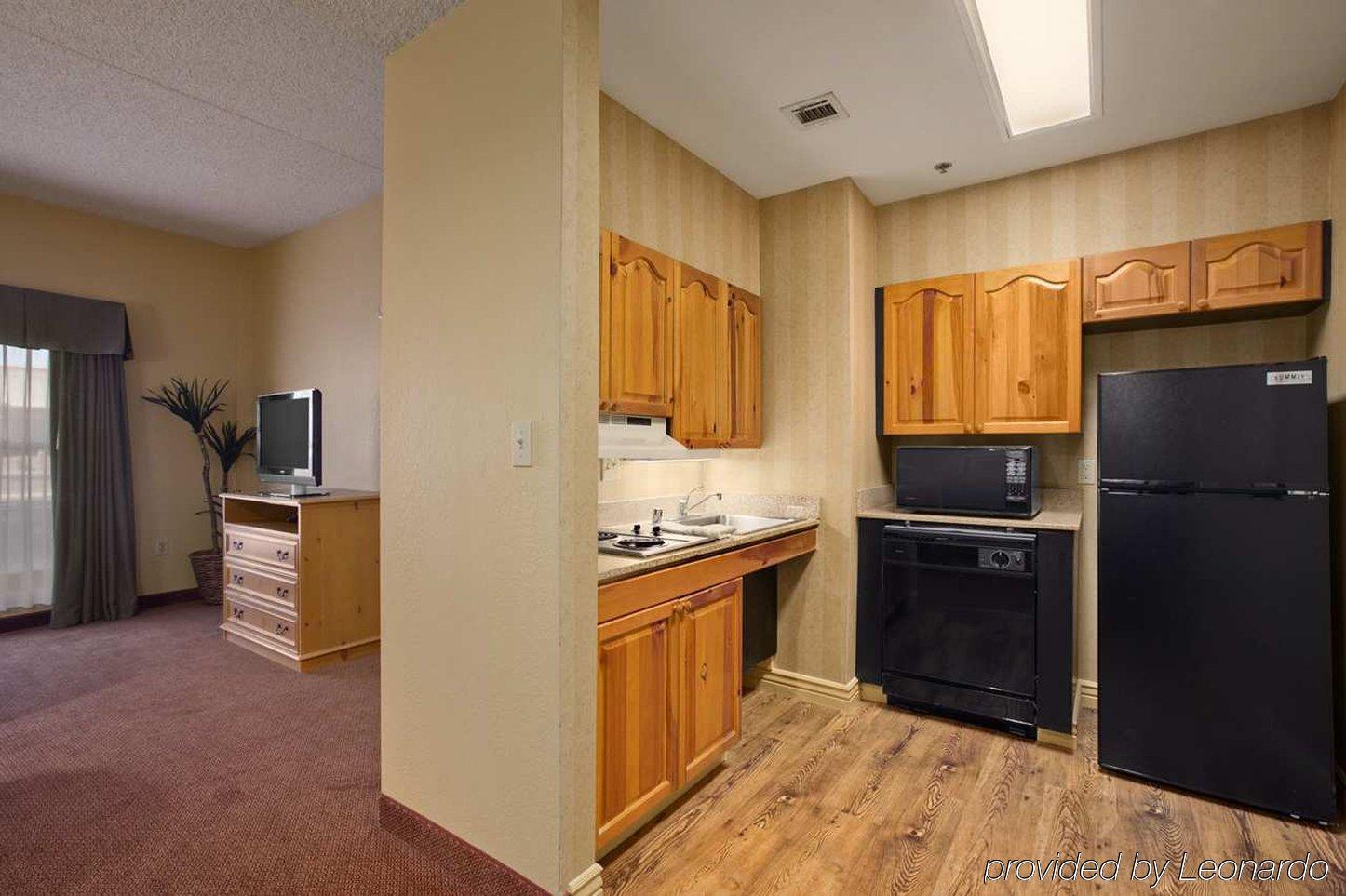 Homewood Suites By Hilton Phoenix-Biltmore Exterior photo