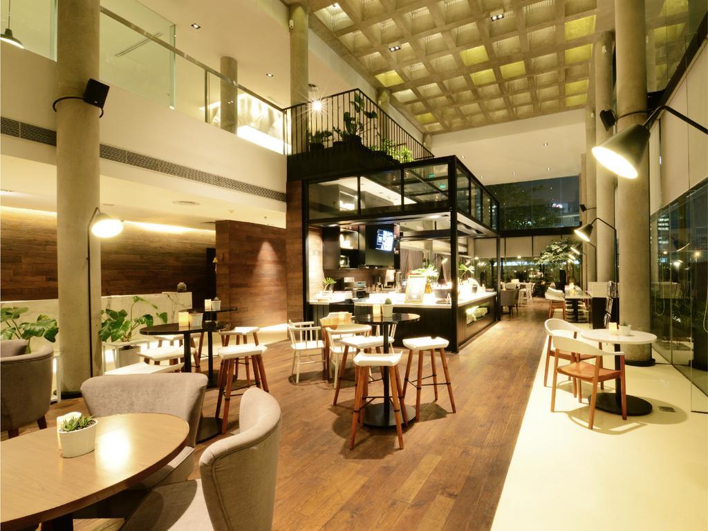 Morrissey Hotel Residences Jakarta Exterior photo