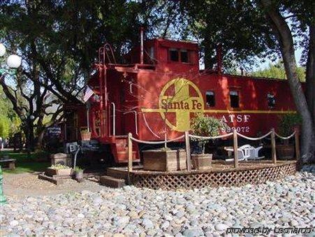 Featherbed Railroad Upper Lake Exterior photo