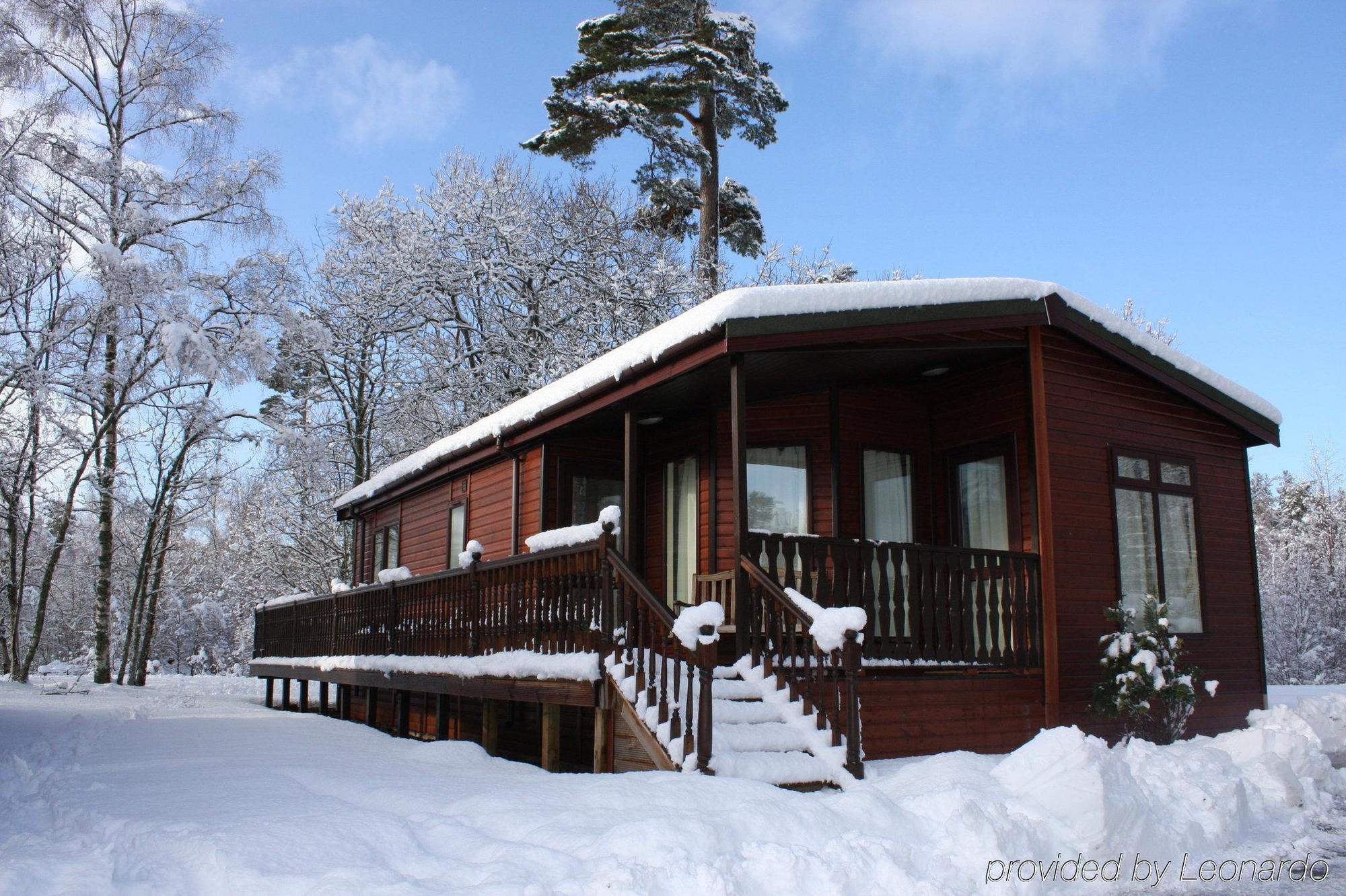 Loch Kinord Hotel Dinnet Exterior photo