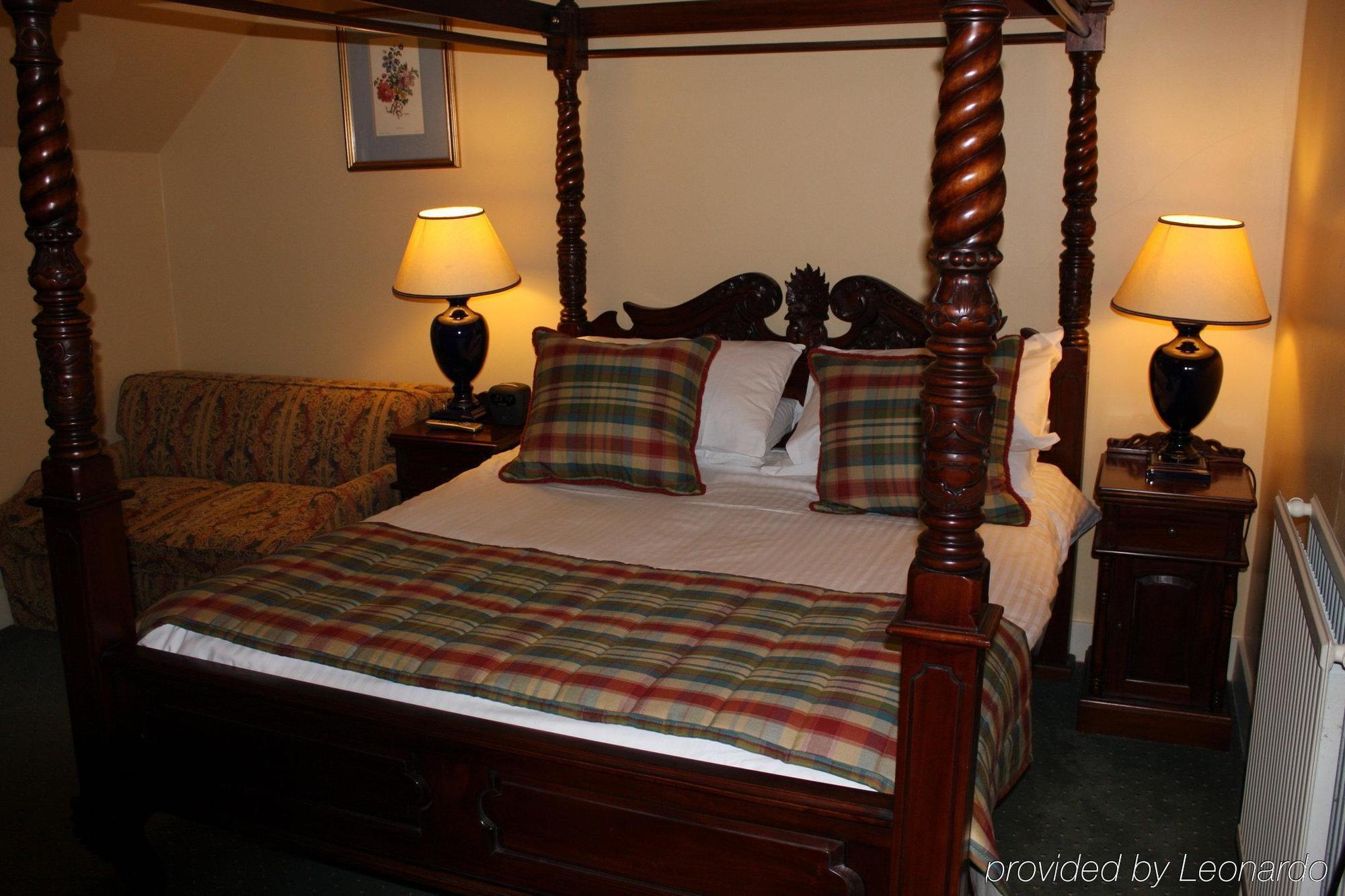 Loch Kinord Hotel Dinnet Room photo