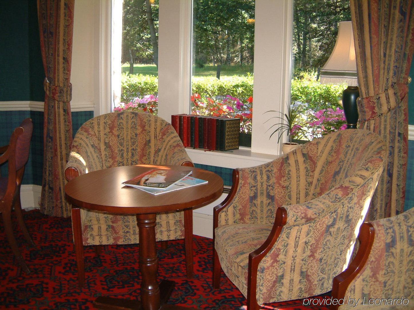 Loch Kinord Hotel Dinnet Interior photo