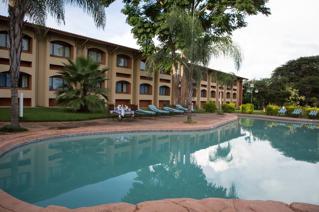 M'Kango Golfview Hotel Lusaka Exterior photo