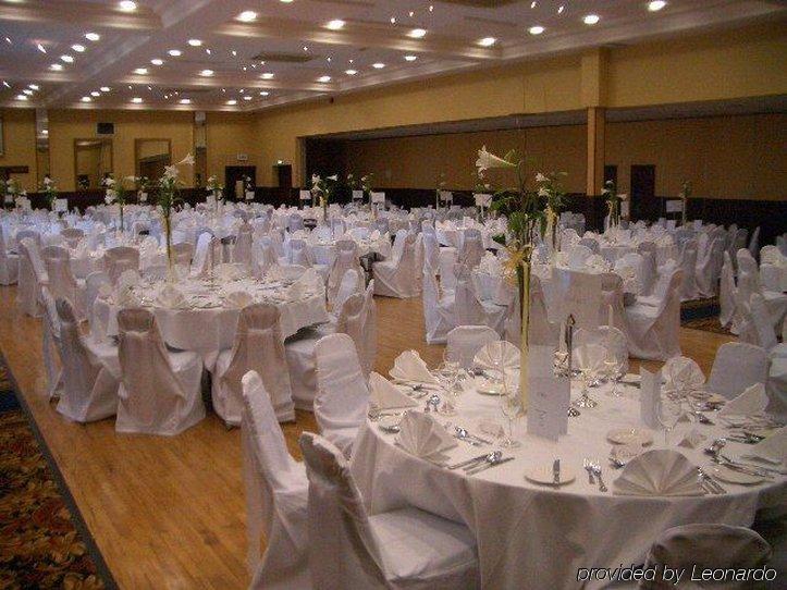 Treacys West County Conference And Leisure Centre Hotel Ennis Restaurant photo