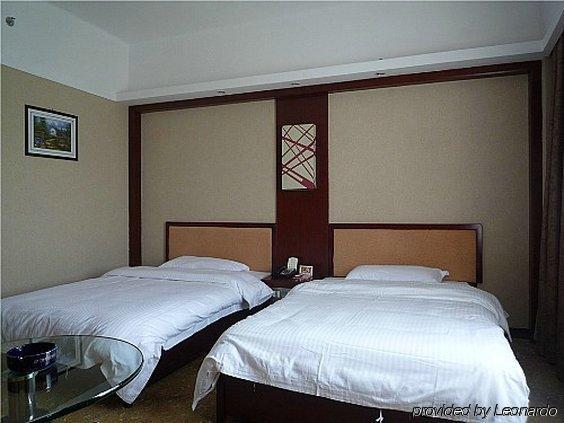 Guilin Hongkong Hotel Room photo