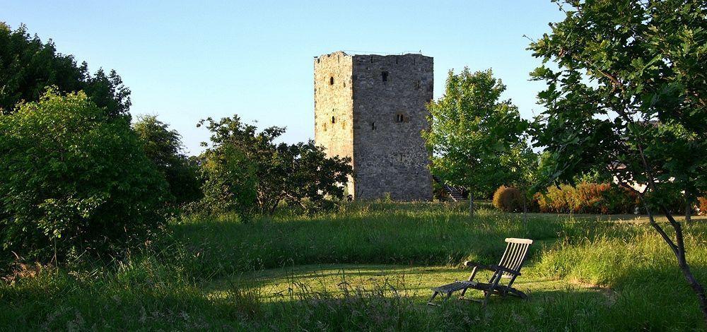 Hotel Torre De Villademoros Luarca Exterior photo