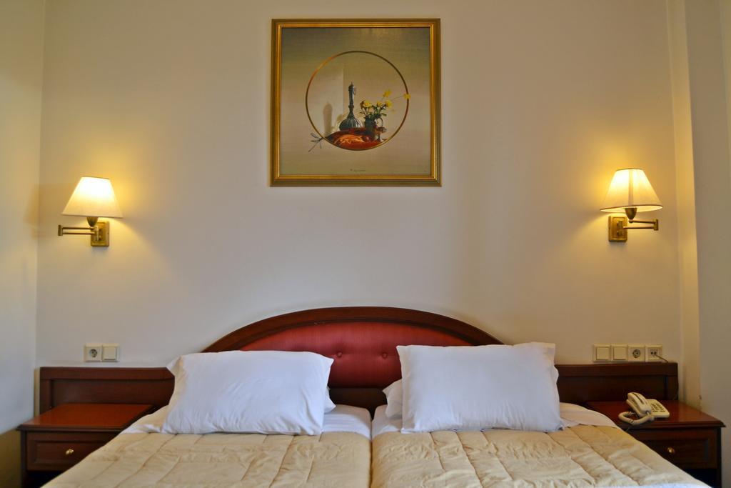 Pythia Art Hotel Delphi Room photo