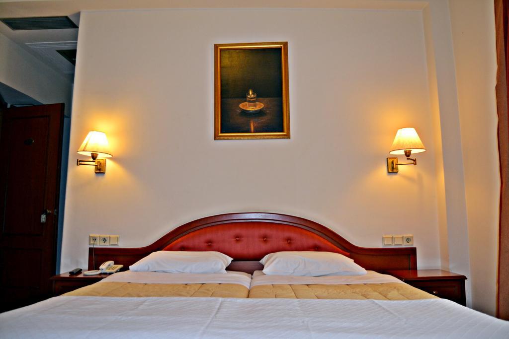 Pythia Art Hotel Delphi Room photo