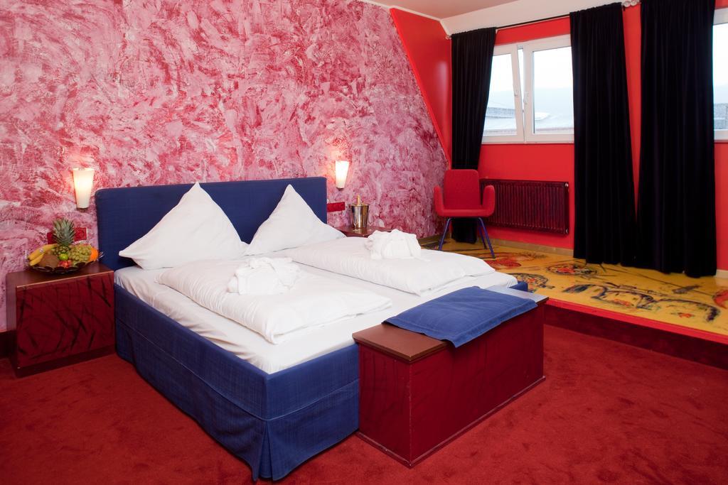Art Fabrik Hotel Wuppertal Room photo