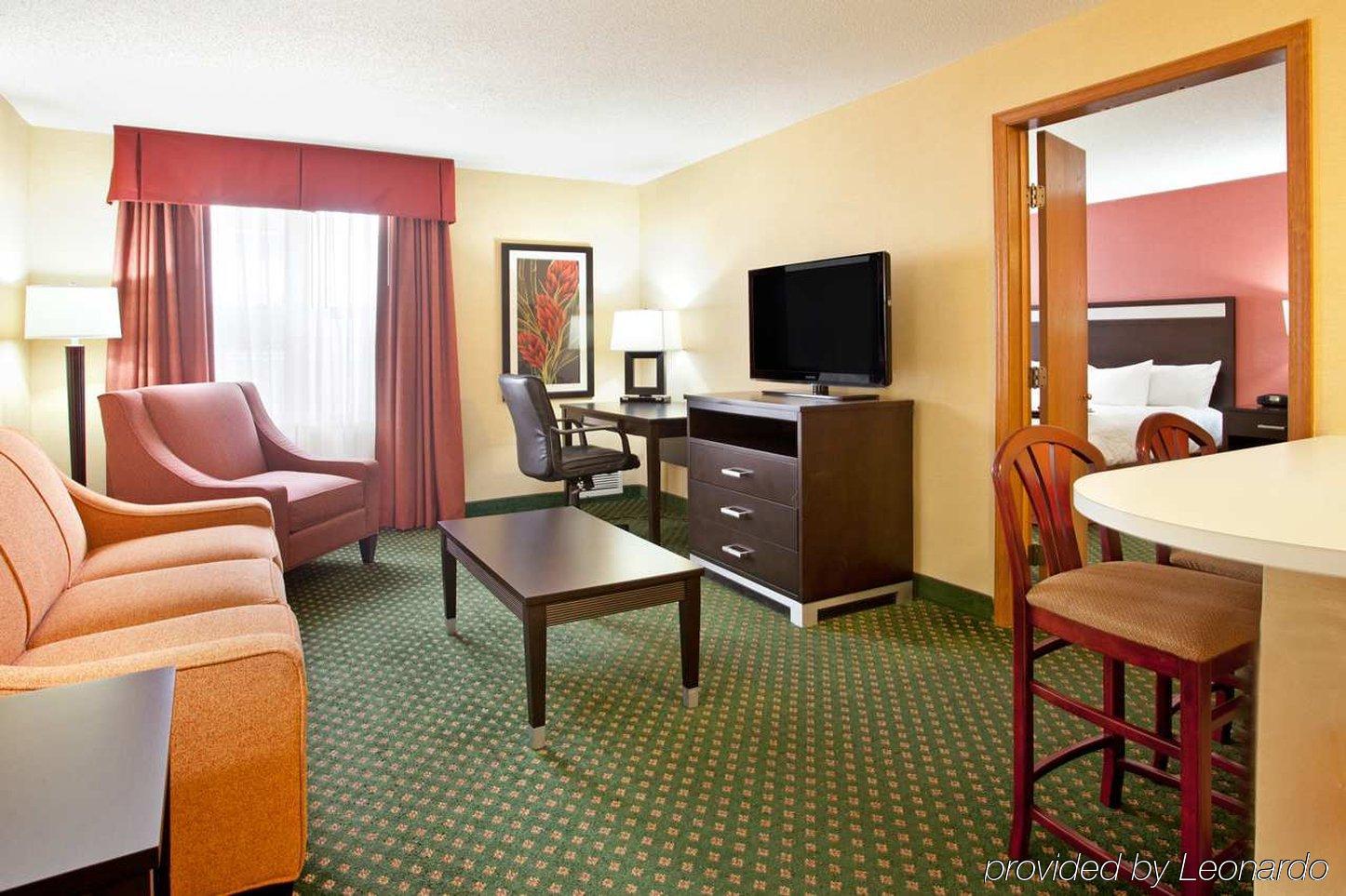 Hampton Inn & Suites Cleveland-Independence Exterior photo