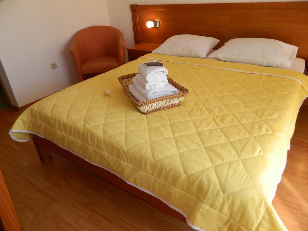 Garni Hotel Mena Budva Room photo