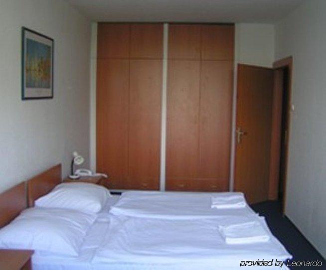 Romai Hotel Budapest Room photo