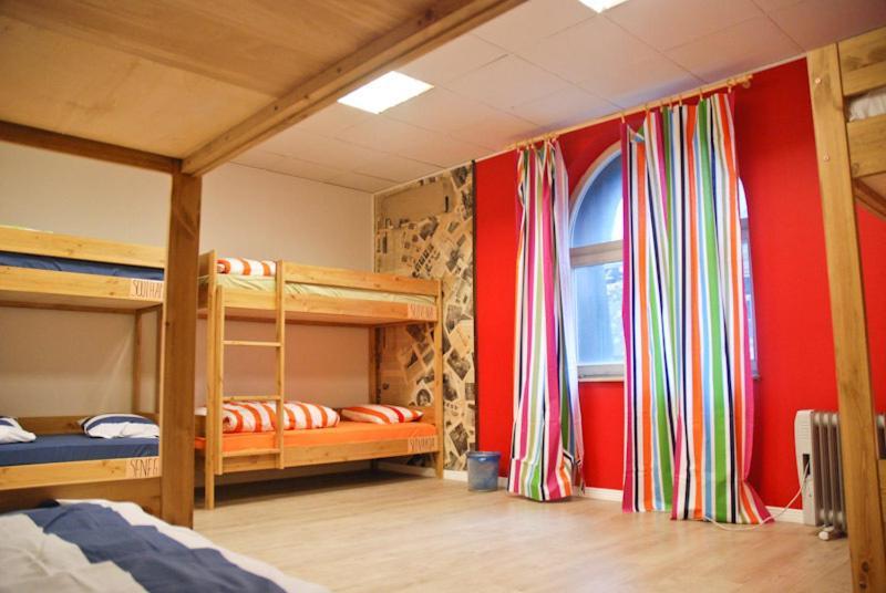 Red Emperor Hostel Tallinn Room photo