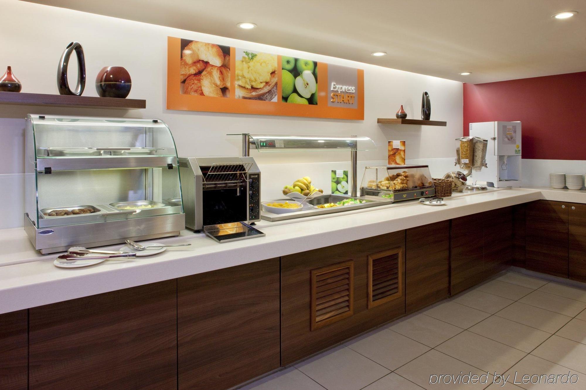 Holiday Inn Express London - Dartford, An Ihg Hotel Restaurant photo