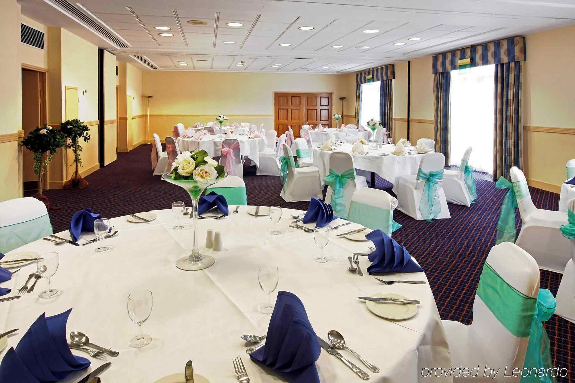 Mercure Wigan Oak Hotel Restaurant photo