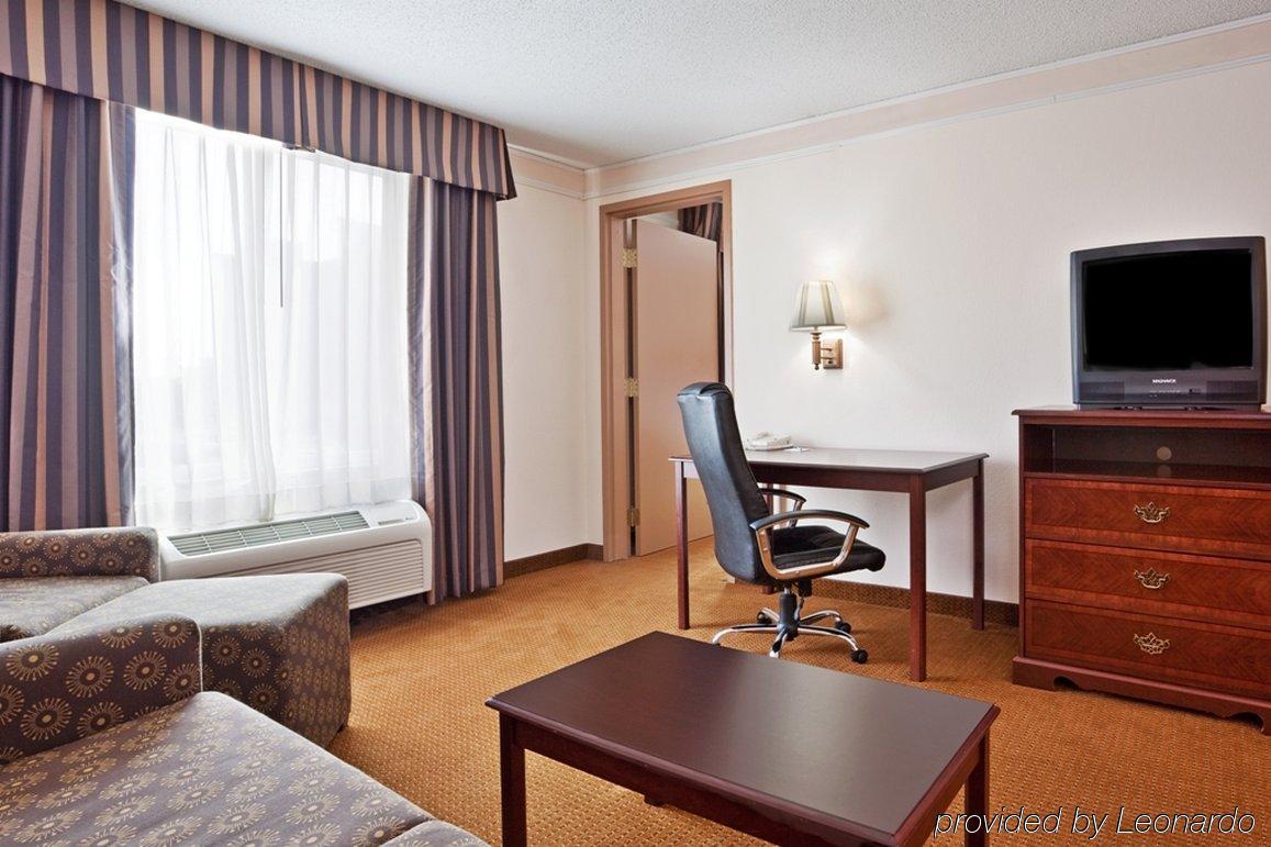 Comfort Inn & Suites Heath Room photo