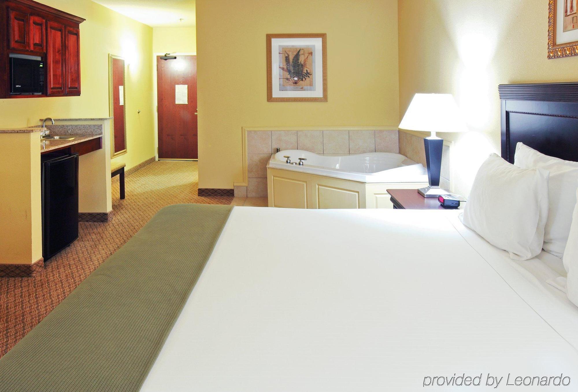 Holiday Inn Express Hotel And Suites Shreveport South Park Plaza, An Ihg Hotel Room photo