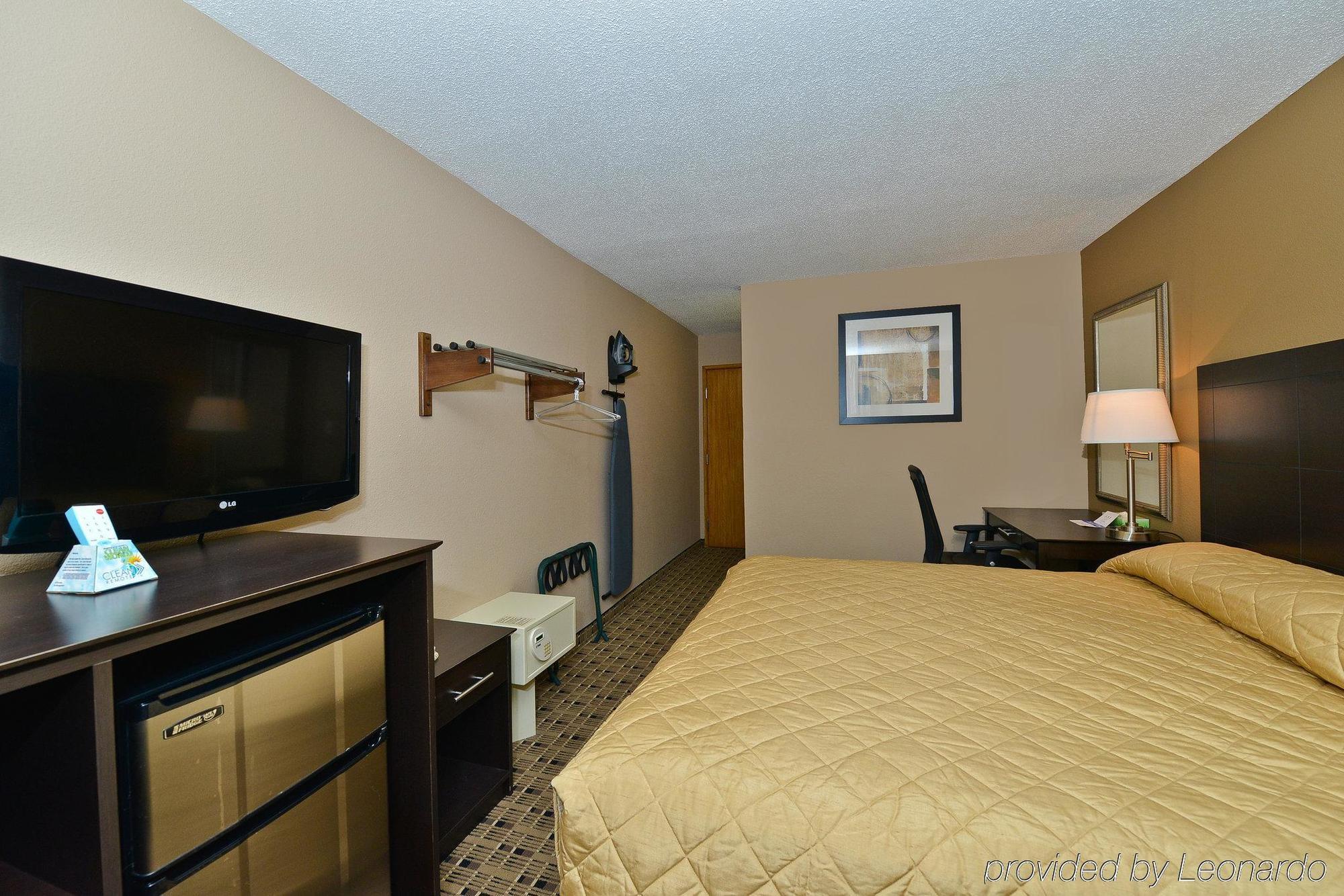 Americas Best Value Inn And Suites Bismarck Room photo