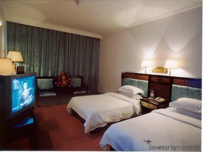 New West Street Hotel Yangshuo Room photo