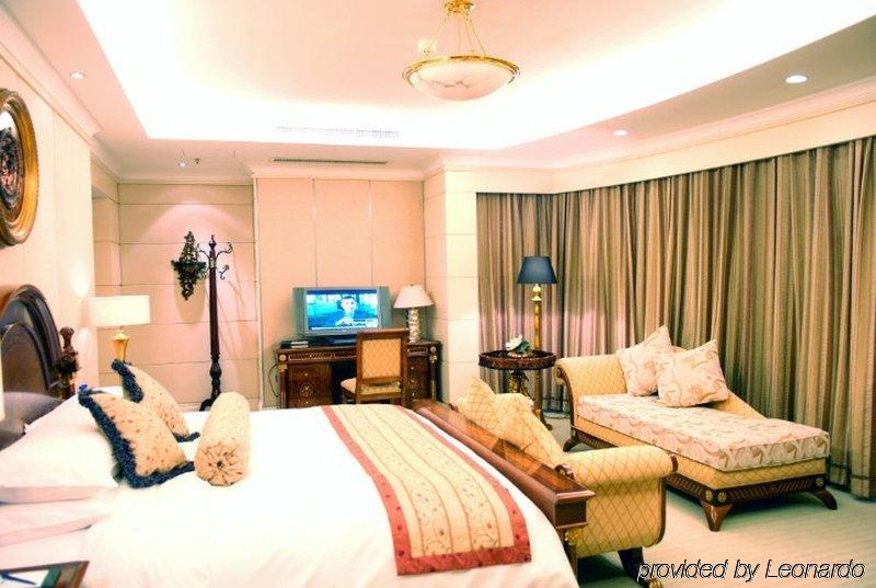 Holiday Inn Qinhuangdao Sea View Exterior photo