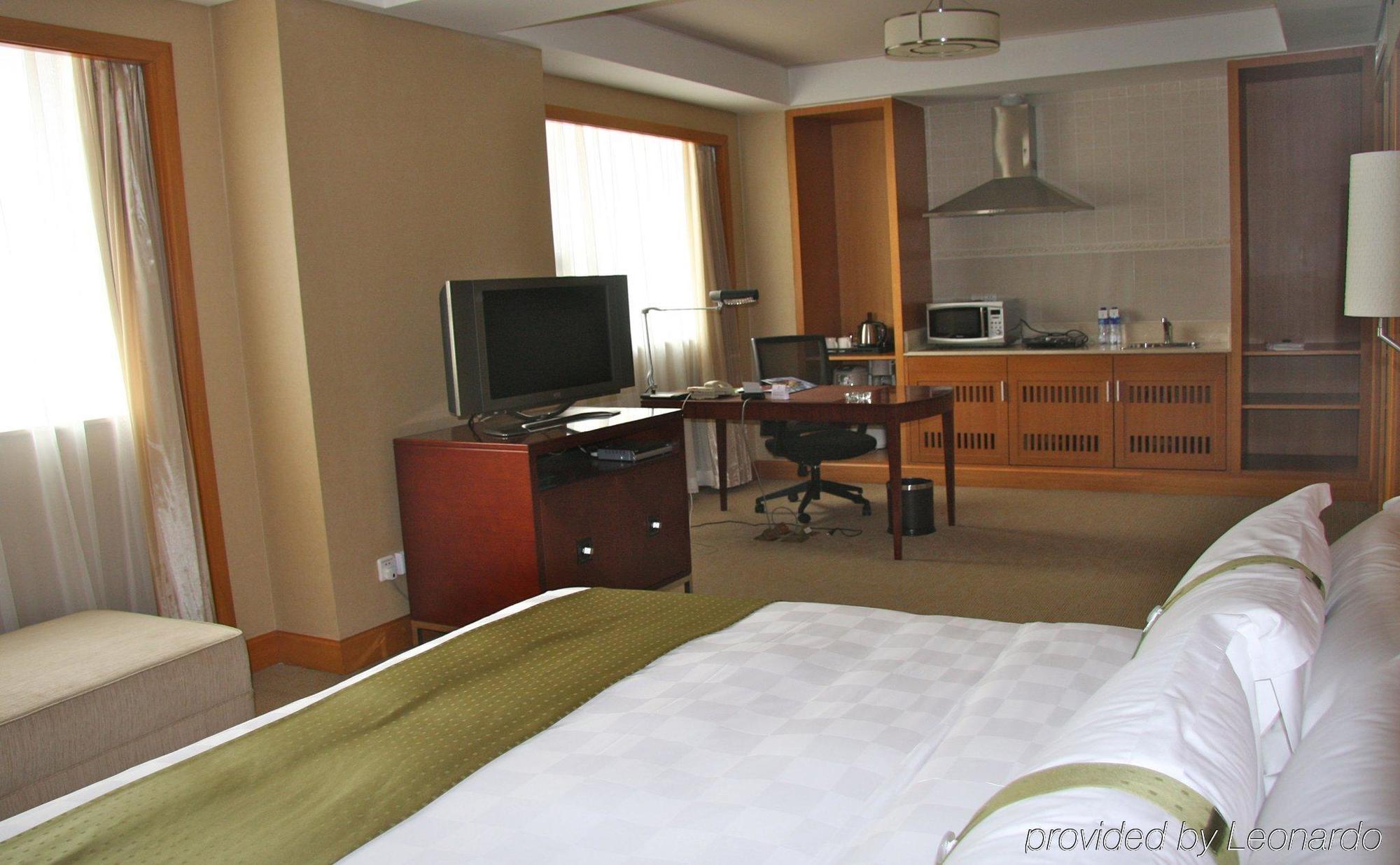 Holiday Inn Qinhuangdao Sea View Exterior photo