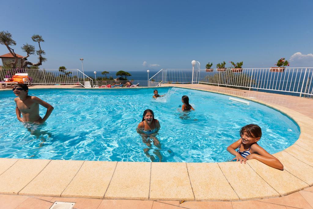 Villaggio Villa Lubrense Sorrento Exterior photo