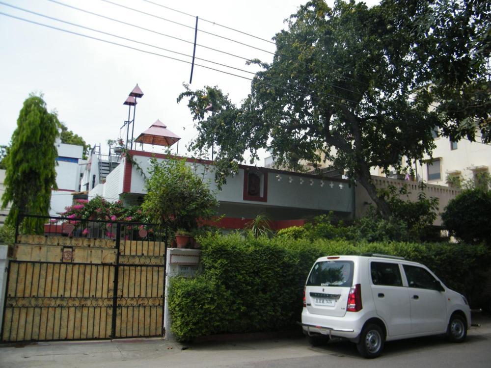 1 Bedroom Bed & Breakfast In Jangpura Extention, New Delhi Exterior photo