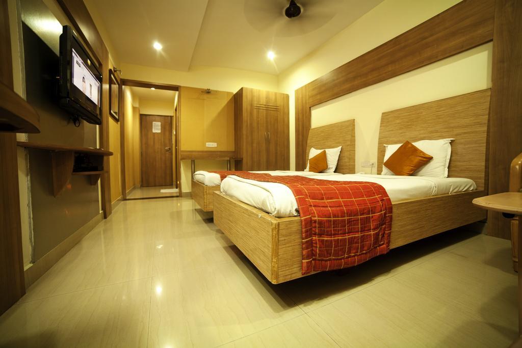 Hotel Sooriya Residency Chennai Room photo