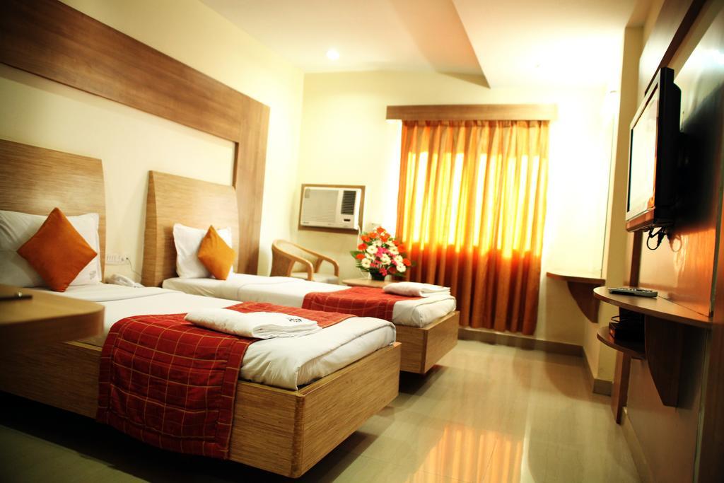 Hotel Sooriya Residency Chennai Room photo