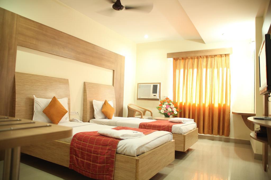 Hotel Sooriya Residency Chennai Room photo