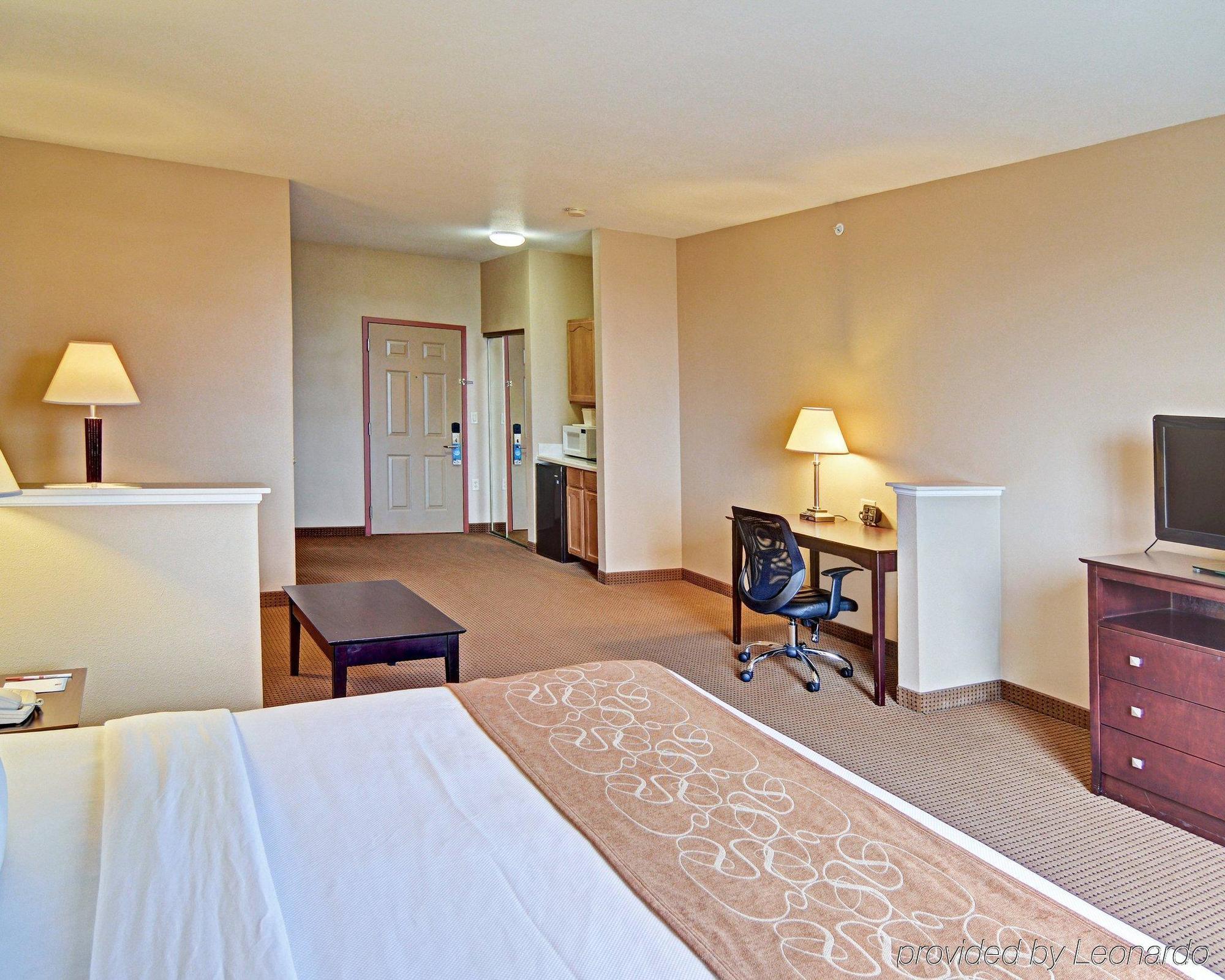 Comfort Suites Roanoke - Fort Worth North Exterior photo