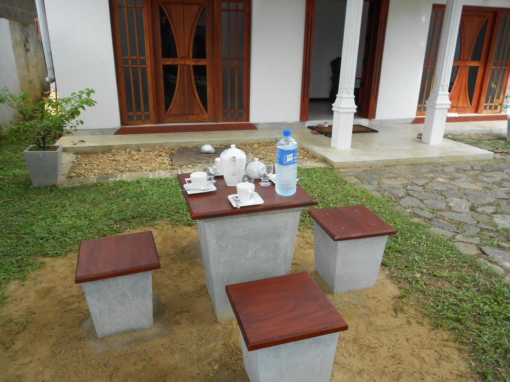 Finlanka Guest Bed & Breakfast Galle Exterior photo