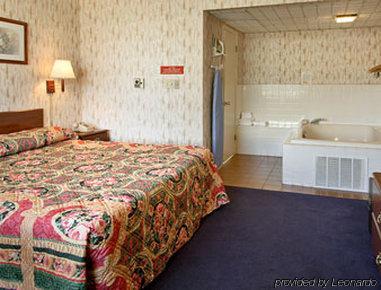 Western Inn Downtown Erie Room photo