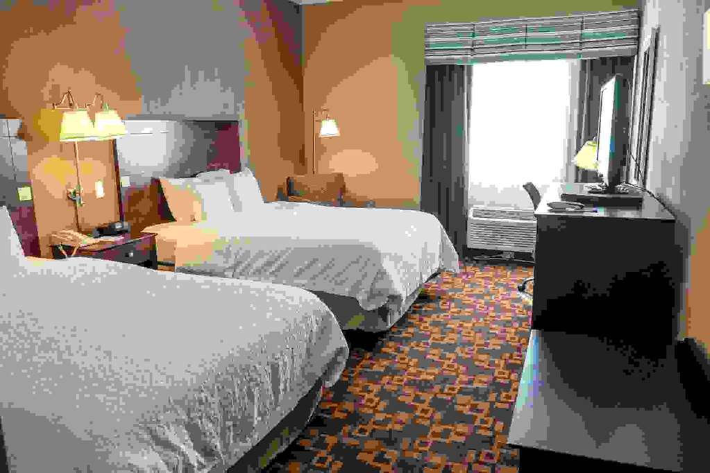 Baymont By Wyndham Saraland Hotel Room photo