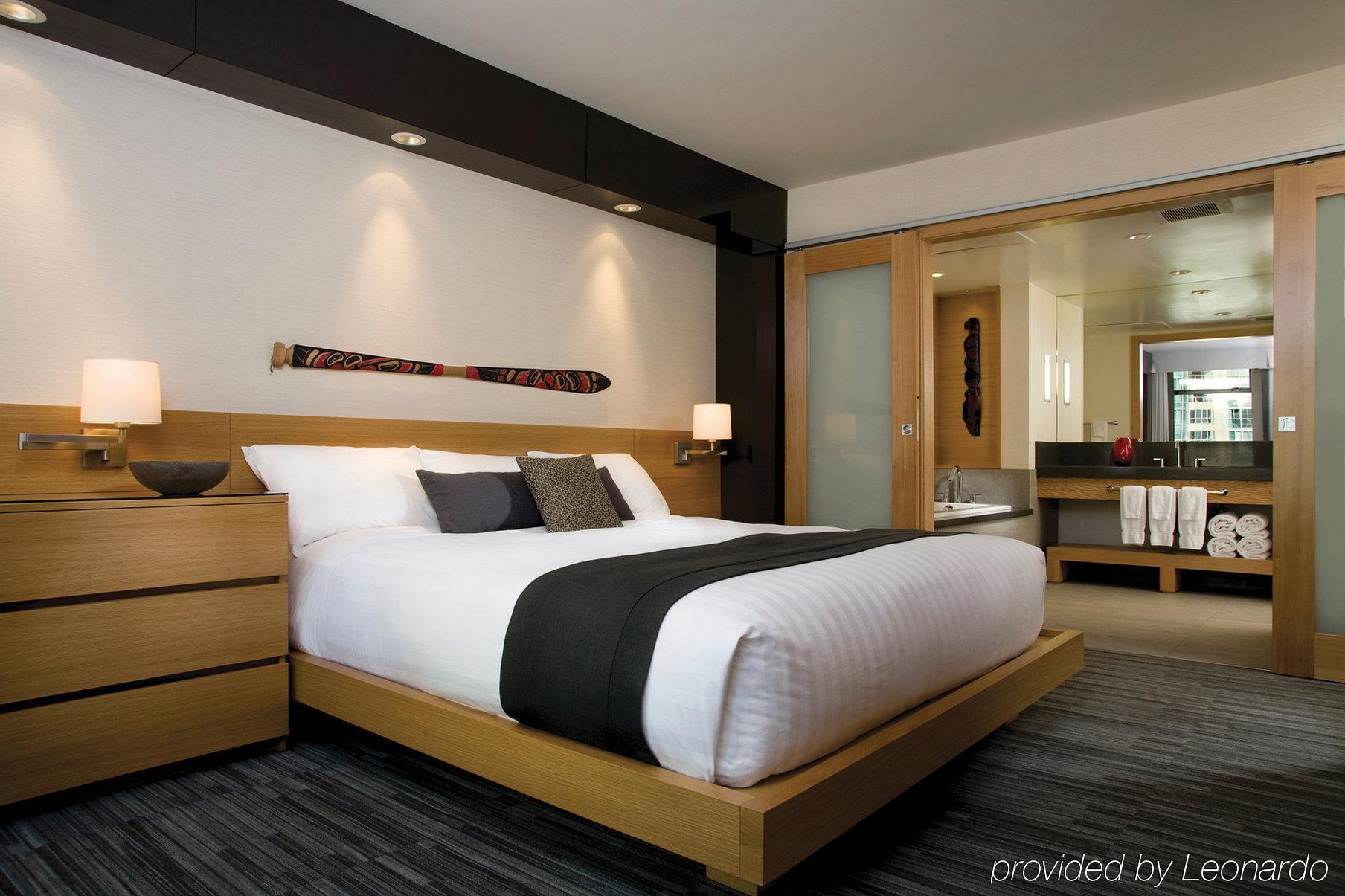 The Listel Hotel Vancouver Room photo