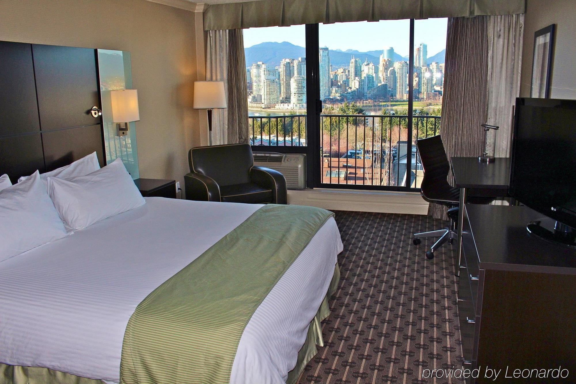 Park Inn & Suites By Radisson Vancouver Exterior photo