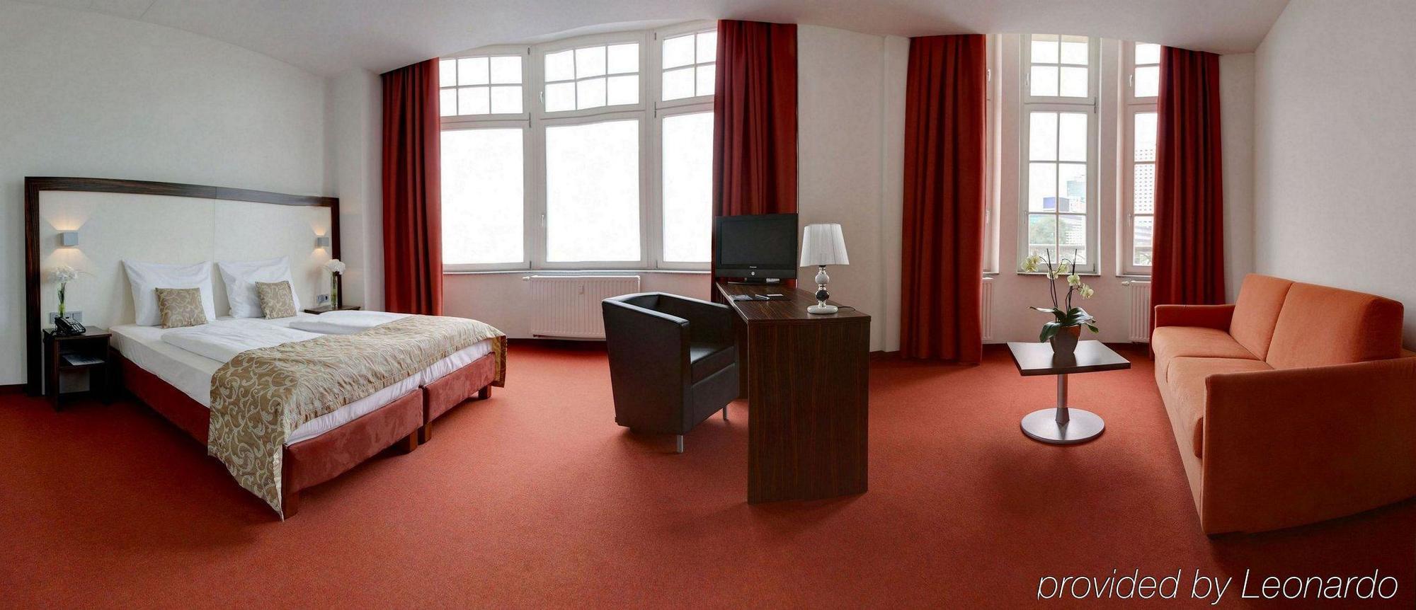 Royal International Leipzig Hotel Room photo