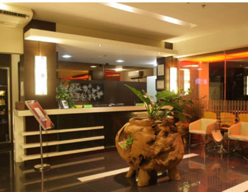 Bamboo Inn Hotel & Cafe Jakarta Exterior photo