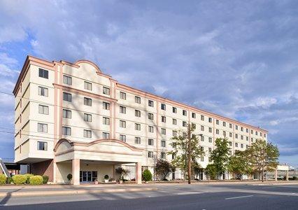 Quality Inn And Suites Conference Center Richmond Exterior photo